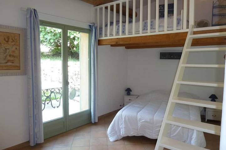 Location de vacances pour 8 personnes, avec jardin et terrasse à Gattières - 4