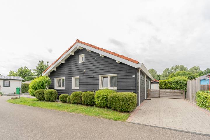 Chalet für 6 Personen, mit Terrasse und Balkon/Terrasse - 1