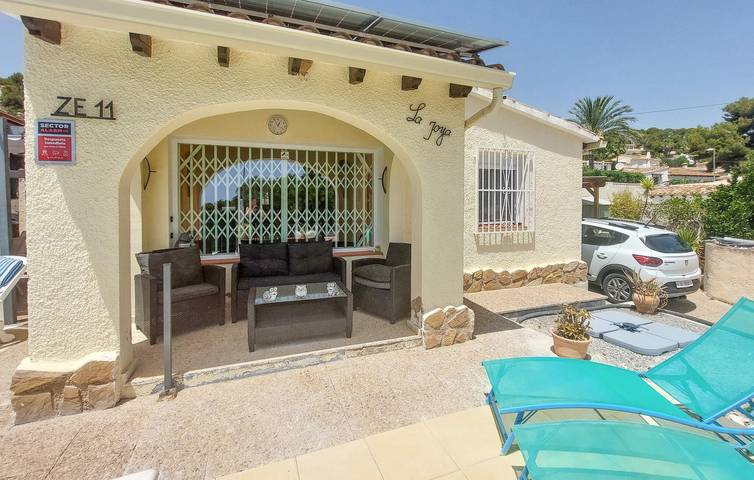 Ferienhaus für 4 Personen, mit Pool und Terrasse sowie Ausblick - 1