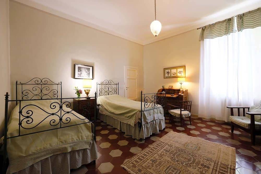 Villa with unique view of Siena with private pool in Siena, Siena Province