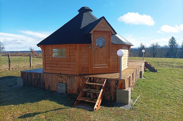 Gîte pour 2 personnes, avec jardin à Merlines