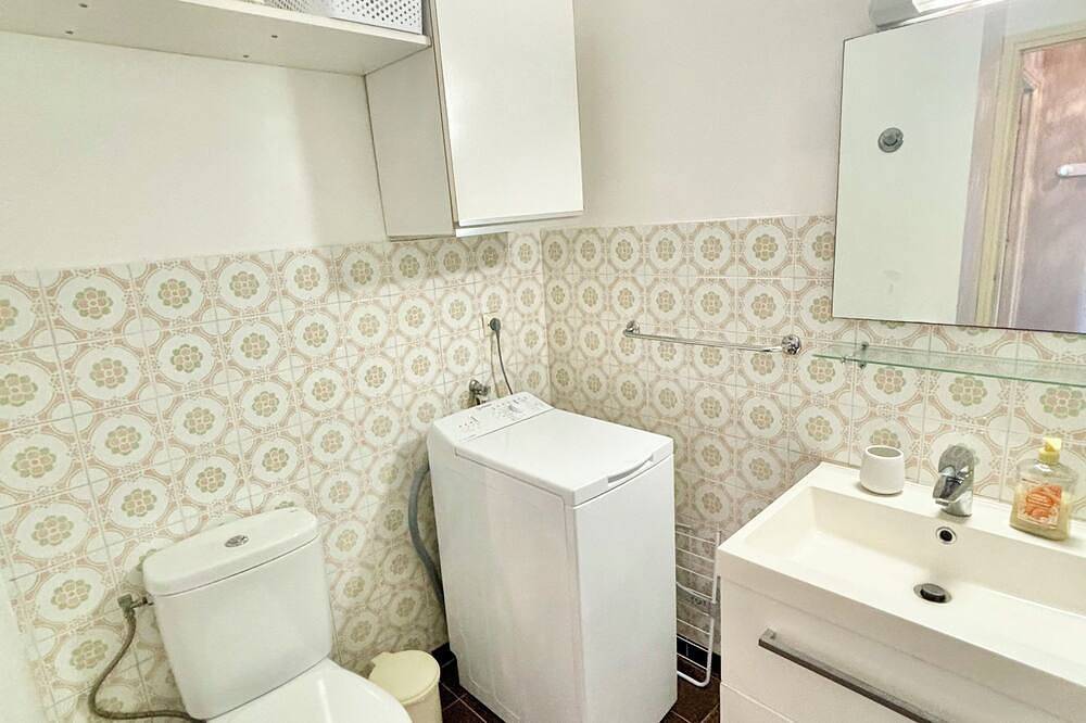 Appartement entier, Grand studio pieds dans l'eau - accès direct à la plage in Tiuccia, Casaglione