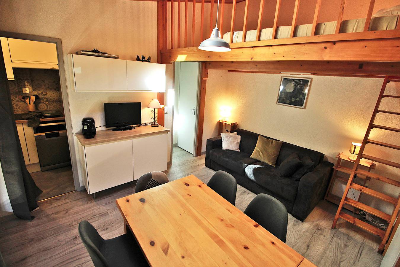 Appartement de vacances entier, Appartement entièrement rénové situé à l'orée de la forêt  - Ca43Fb in La Norma, Villarodin-Bourget
