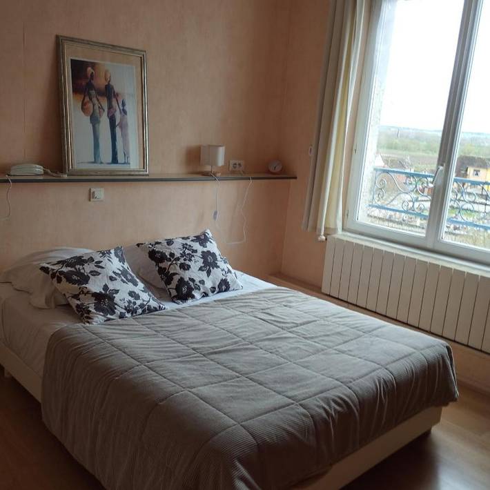 Hôtel pour 2 personnes, avec jardin à Crouzilles - 2