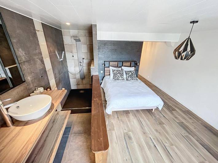 Gîte pour 8 personnes, avec jardin, adapté aux familles à Clairvaux-les-Lacs - 4