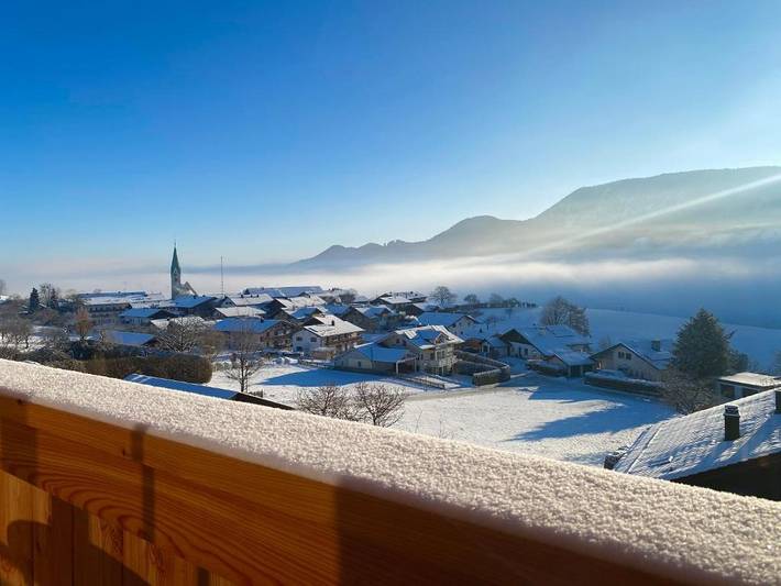 Ganze Ferienwohnung, Ferienwohnung Sonnenfeld - Ferienwohnung mit separatem Schlafzimmer, Schlafcouch im Wohnzimmer, Kaminofen in Samerberg, Bayerische Alpen