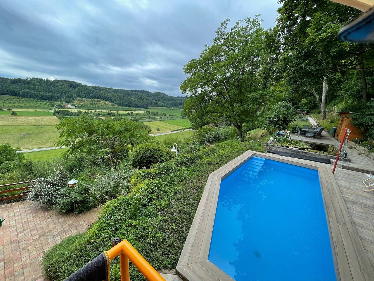 Ganze Wohnung, Ferienwohnung 'Ferienparadies Bodensee Fewo1' mit Bergblick, Gemeinschaftspool und Wlan in Billafingen, Owingen