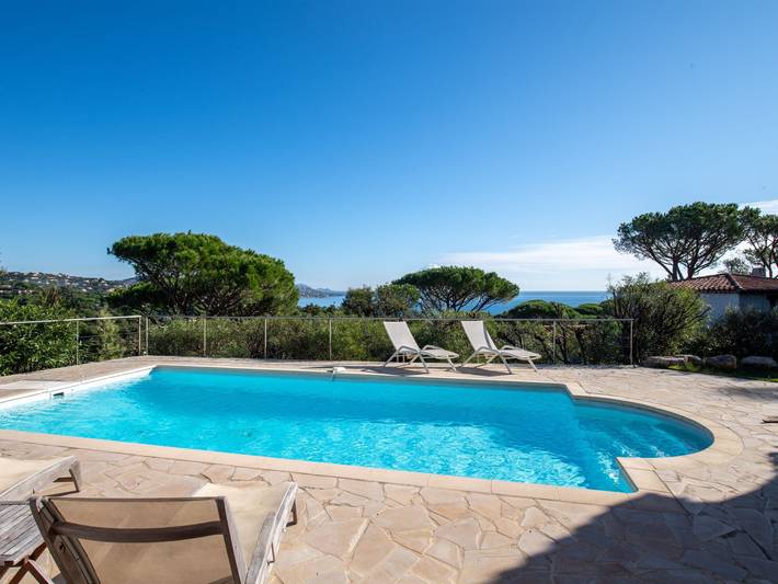 Ferienhaus für 6 Personen, mit Terrasse und Pool sowie Garten, mit Haustier in Sainte-Maxime