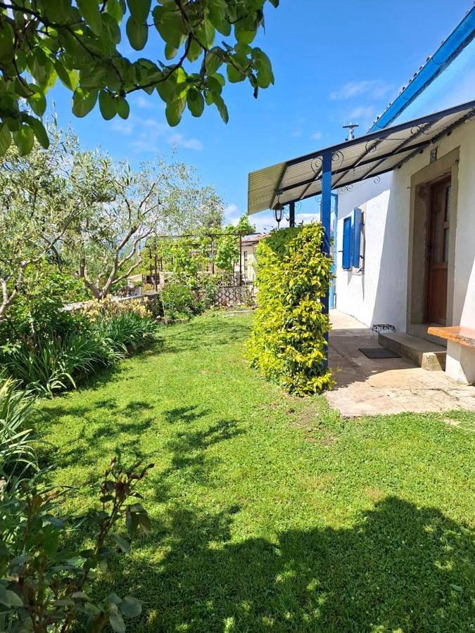 Ferienhaus für 4 Personen, mit Garten und Pool sowie Ausblick und Kinderpool, mit Haustier - 1