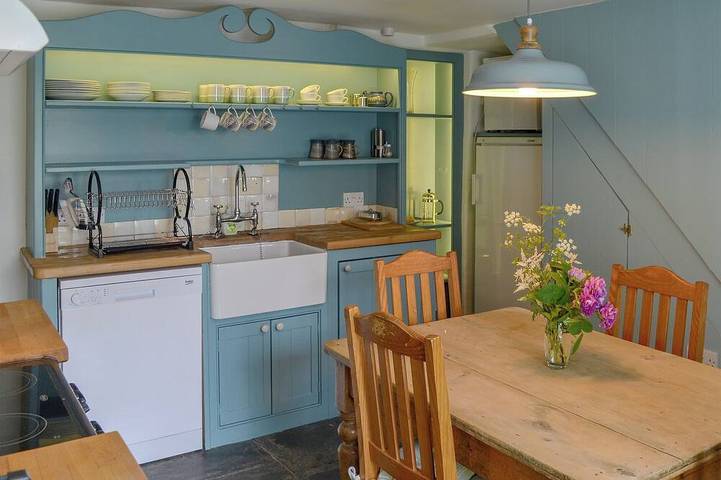 Cottage for 4 people, with garden, with pets in Camelford