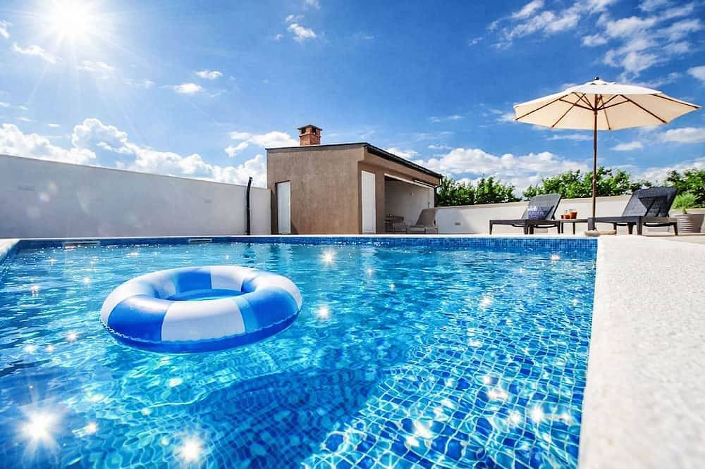 Casa vacanza a Zara a partire da 255€ a notte
