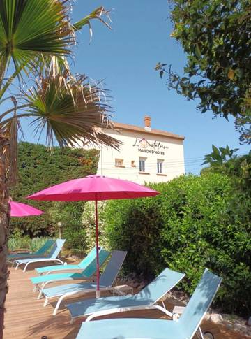 Chambre d’hôte pour 3 personnes, avec piscine à Faugères