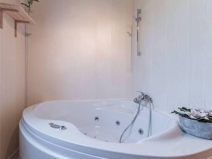 Gîte pour 6 personnes, avec jardin à Mélisey - 3