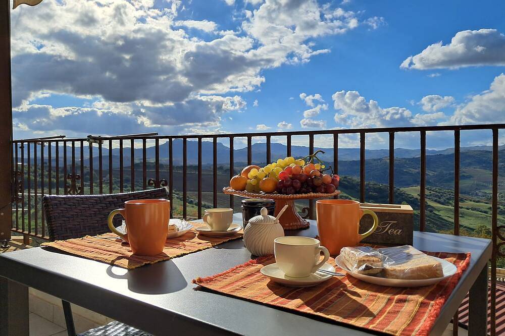 Center Sicily house with panoramic terrace Cin It086011C2Pmhszl62 in Leonforte, Enna Provinz