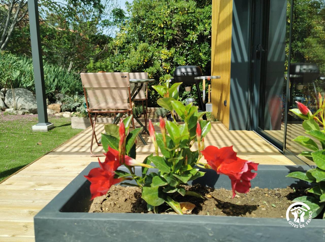La petite maison en bois in Vailhauquès, Costa mediterránea (Francia)