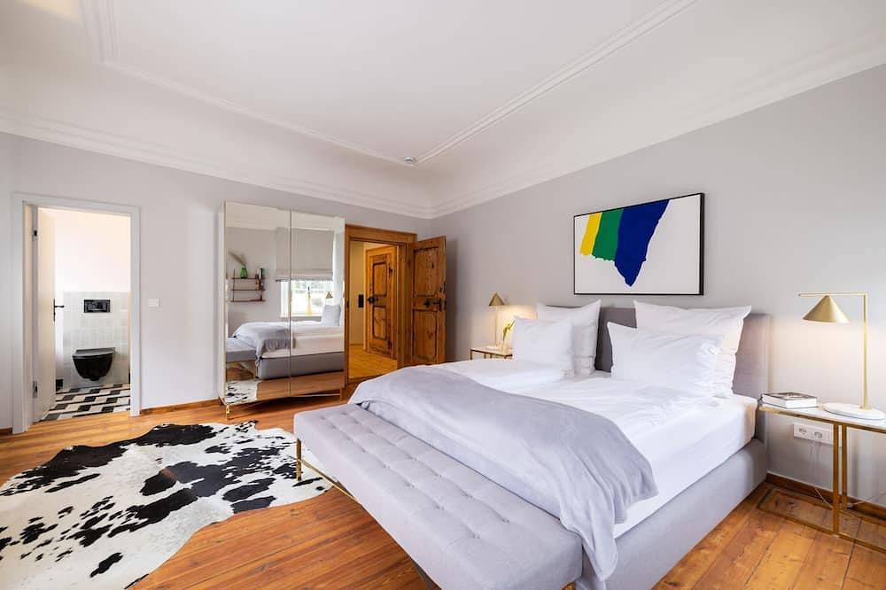 Ganze Wohnung, Ferienwohnung Dekanshaus im Schloss Eyrichshof (63qm) mit zwei Doppelzimmer in Ebern, Landkreis Haßberge