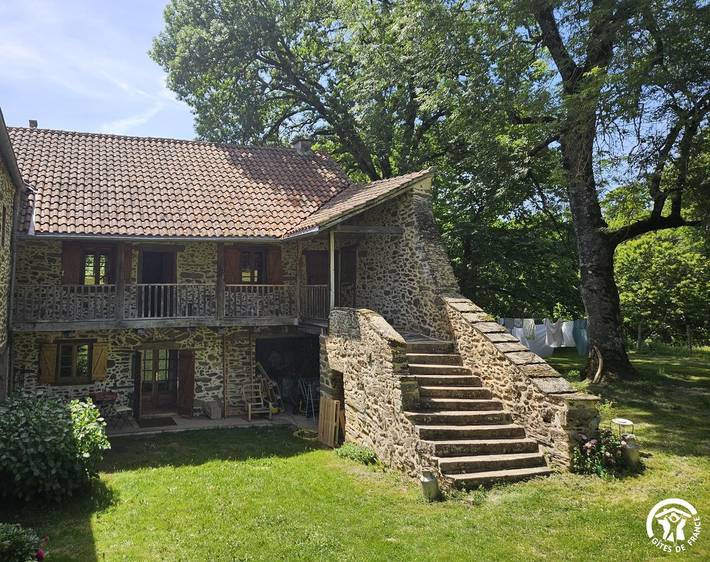 Gîte pour 4 personnes, avec Jardin et Piscine à Jouqueviel