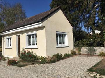 Gîte pour 2 personnes, avec terrasse à Saint-Julien-du-Sault