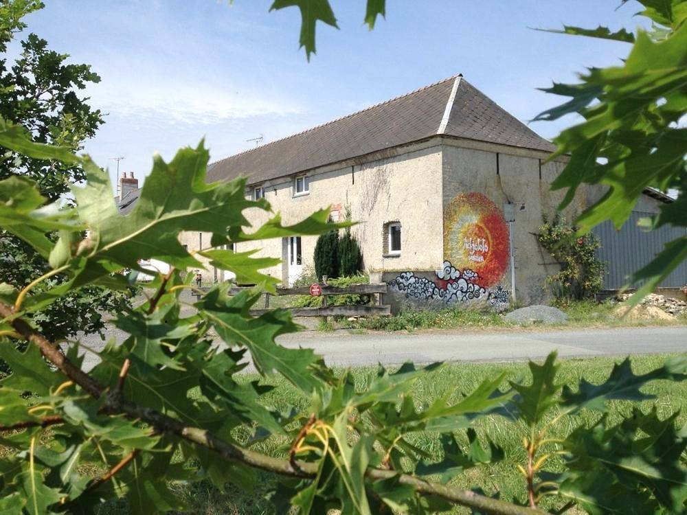 Maison de résidence d'artistes Vallons de l'Erdre 4 Pièces 9 pers in Freigné, Région de Segré
