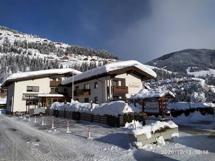 Hotel für 3 Personen, mit Balkon und Terrasse sowie Garten und Sauna in Sillian