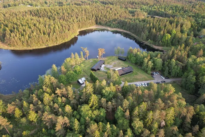 Lodge für 40 Personen, mit Garten und Seeblick sowie Ausblick - 1