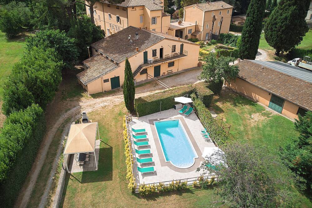 Piscina Privata -Agriturismo Fattoria La Pieve- Villa Frantoio 8 km da Pisa in Calci, Pisa e dintorni