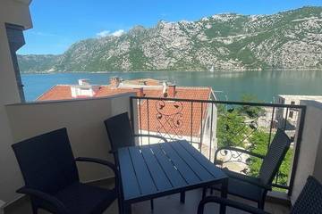 Gîte pour 4 personnes, avec balcon dans Risan