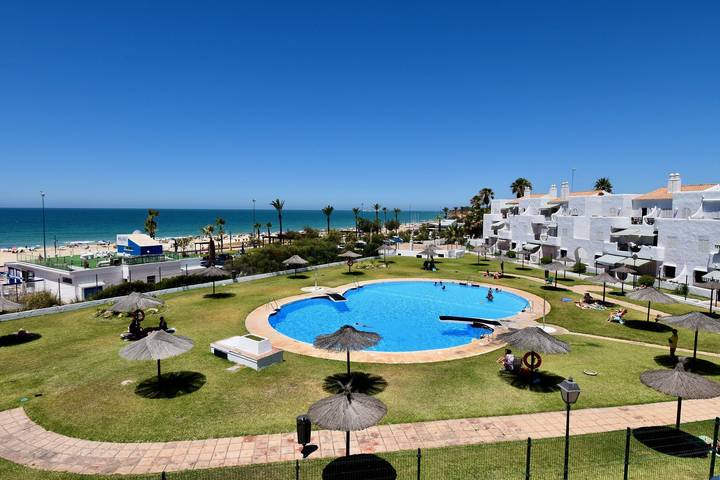 Ferienwohnung für 4 Personen, mit Meerblick und Garten sowie Pool, kinderfreundlich in Chiclana de la Frontera - 3