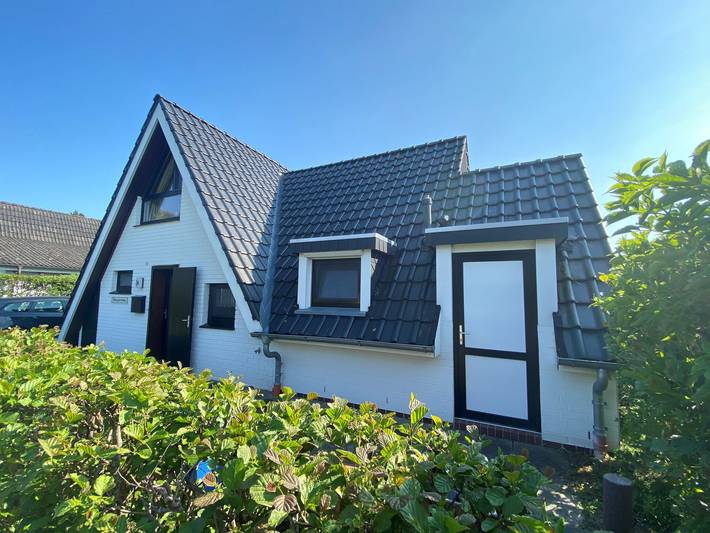 Ferienhaus für 6 Personen, mit Terrasse und Garten in Burhave