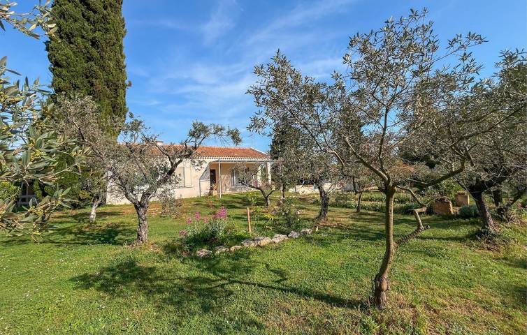 Location de vacances pour 6 personnes, avec terrasse à Fontvieille - 3
