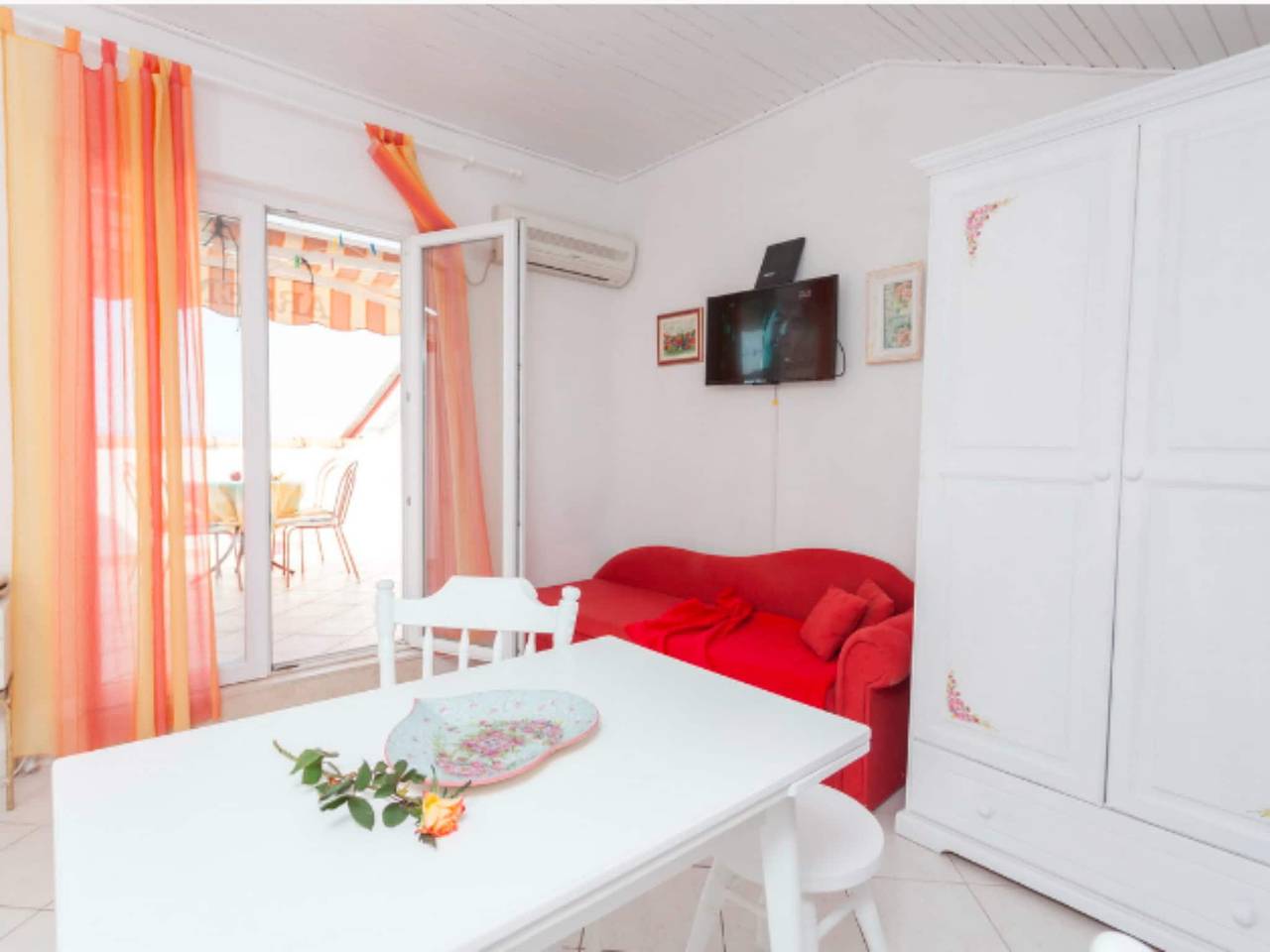 Apartamento entero, Apartments Lily Studio with Terrace and Sea View in Podgora, Rivera de Makarska