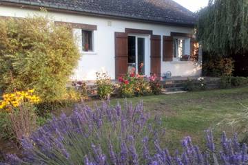 Maison de campagne pour 12 personnes, avec vue sur le lac ainsi que terrasse et piscine à Le Pont-de-Claix
