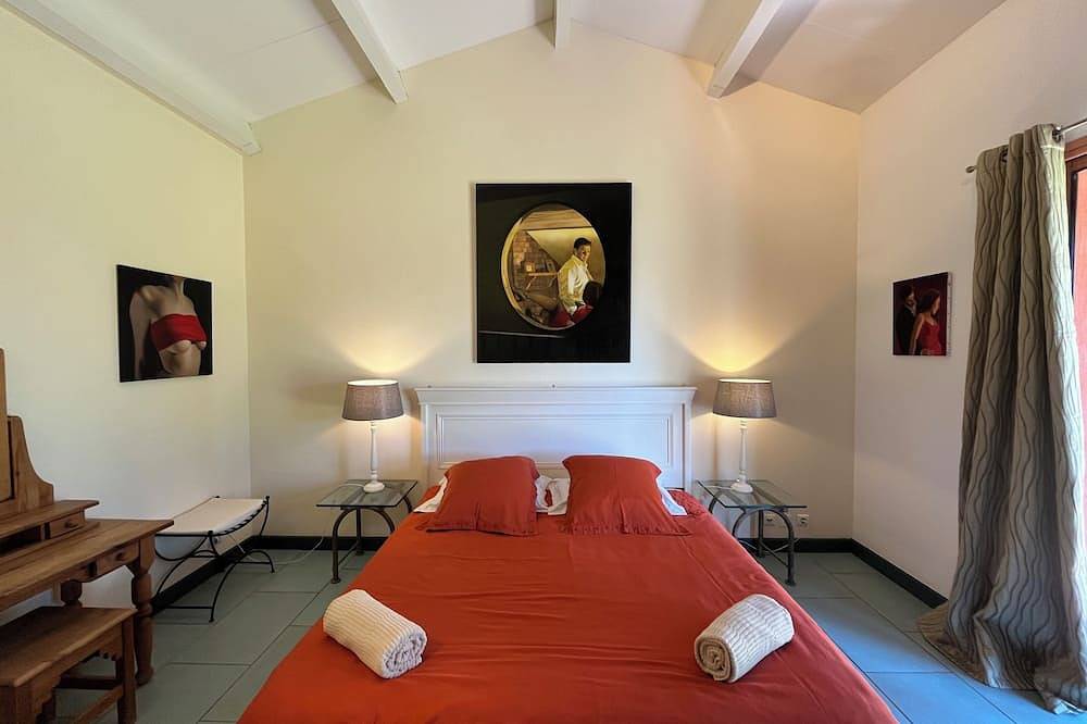 Petite Toscane close to Aix en Provence in Ventabren, Aix-en-Provence region