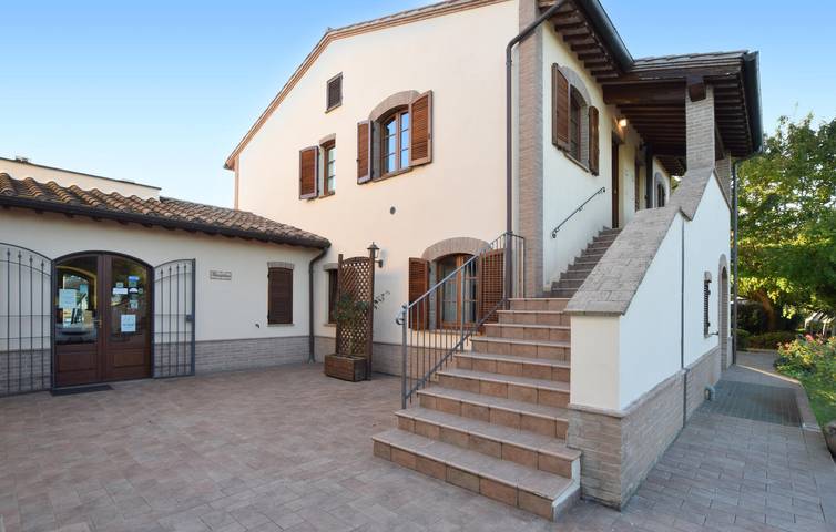 Appartamento intero, Incantevole appartamento con piscina, giardino e WiFi vicino al fiume Topino in Bettona, Perugia e dintorni