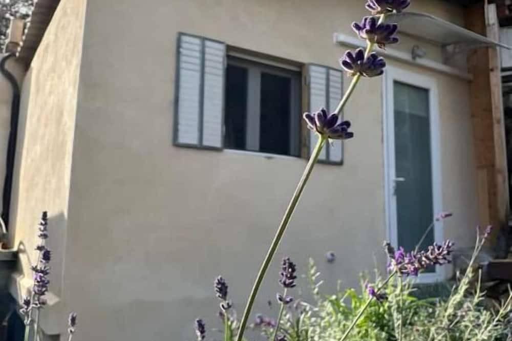 Entire apartment, Rhône Studio in Viviers, Privas