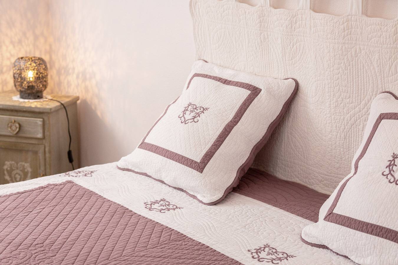 Chambre d’hôtes « Chez Coco - Chambre Prune » avec jardin commun et Wi-Fi in Trégunc, Côte de Cornouaille