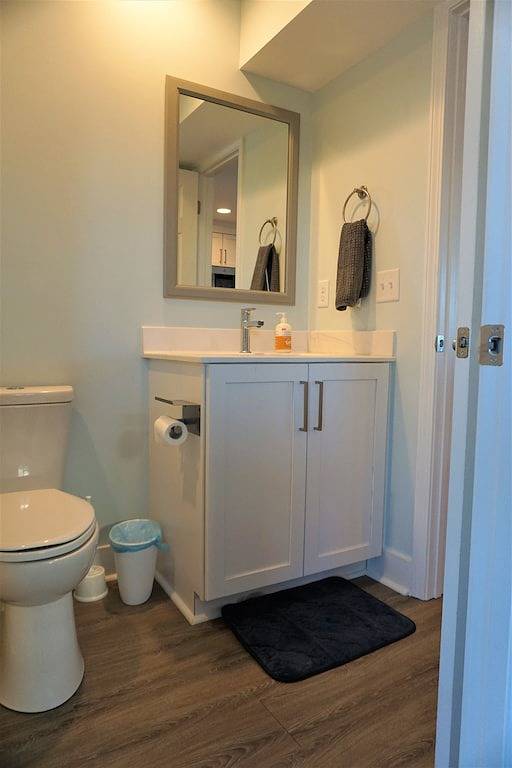 Newly renovated, water views, Ez beach access, King bed, towels/linens/grill! 🌞 in Surf City, Topsail Island