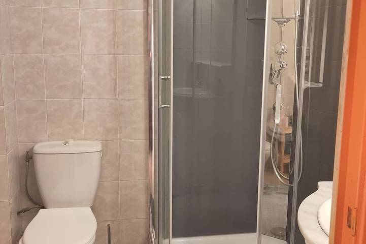 Ganze Wohnung, In der Mitte des Dorfes, sehr ruhig, in der Nähe aller Geschäfte und des Strandes. in Villeneuve-lès-Maguelone, Mittelmeerküste (Frankreich)