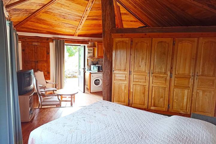 Location de vacances pour 3 personnes, avec jardin ainsi que terrasse et piscine, animaux acceptés à Pourchères - 3