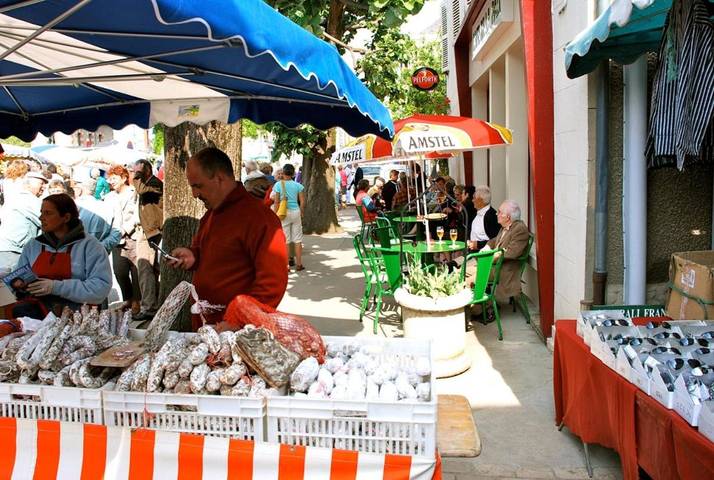 Location de vacances pour 10 personnes, avec piscine et vue à Moulins-Engilbert - 2