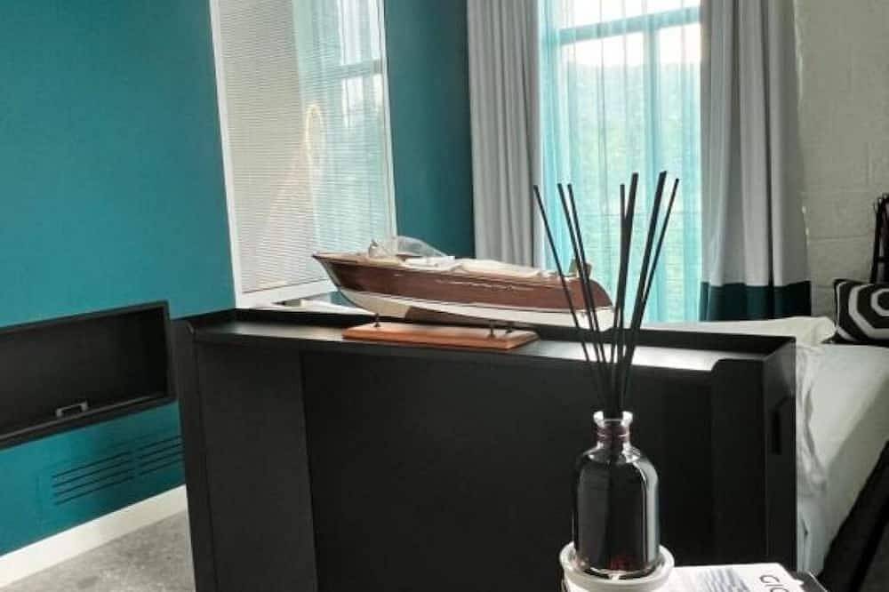Entire apartment, Mille912 relais: Deluxe apartment in Piano di Sorrento, Sorrentine Peninsula