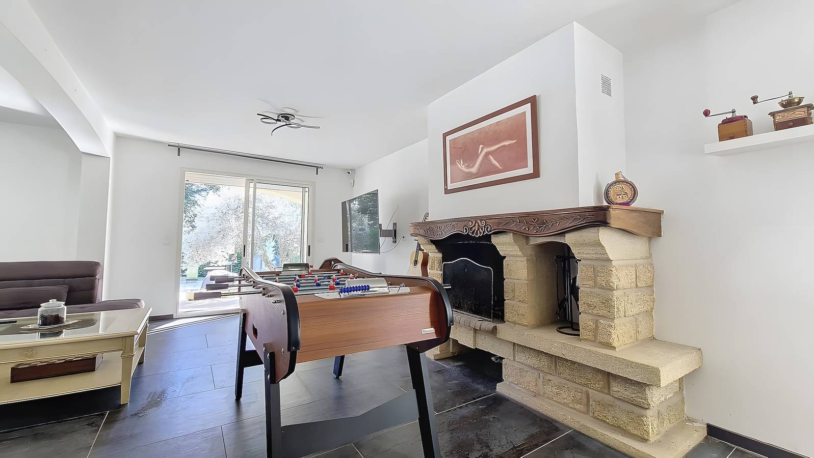 Villa « Tourterelle » con piscina, vistas a la montaña, Wi-Fi y aire acondicionado in Sarrians, Vaucluse
