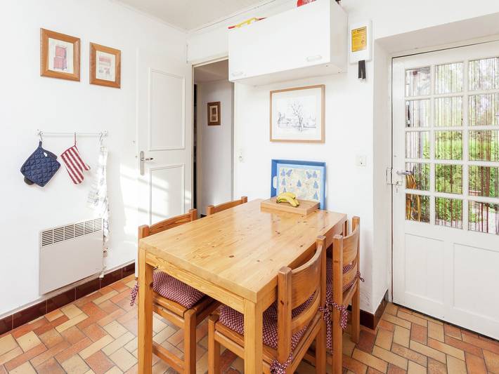 Traditionally built rural holiday home, a few kilometres from Vitry-Laché in Vitry-Laché, Nièvre
