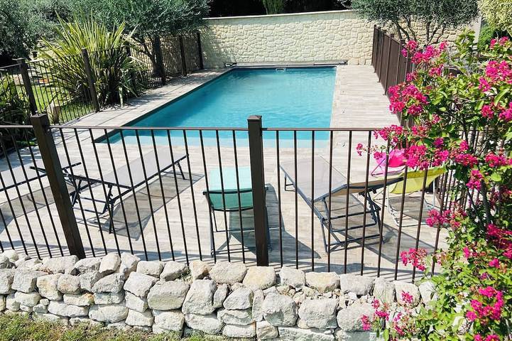 Gîte pour 5 personnes, avec Jacuzzi ainsi que Terrasse et Jardin