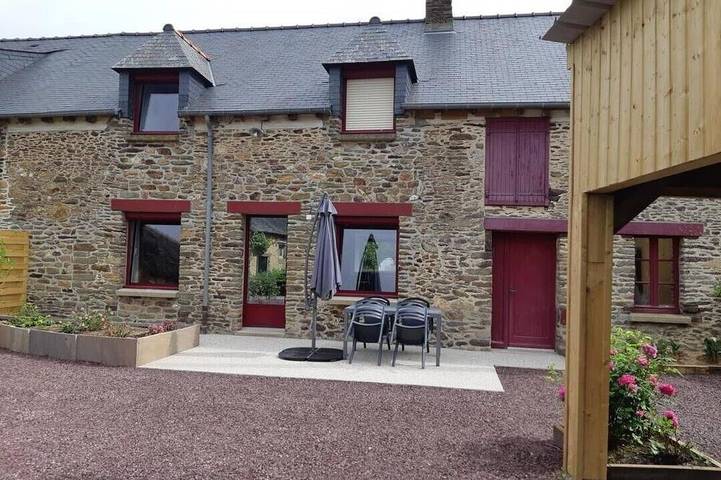 Location de vacances pour 4 personnes, avec terrasse à Muel