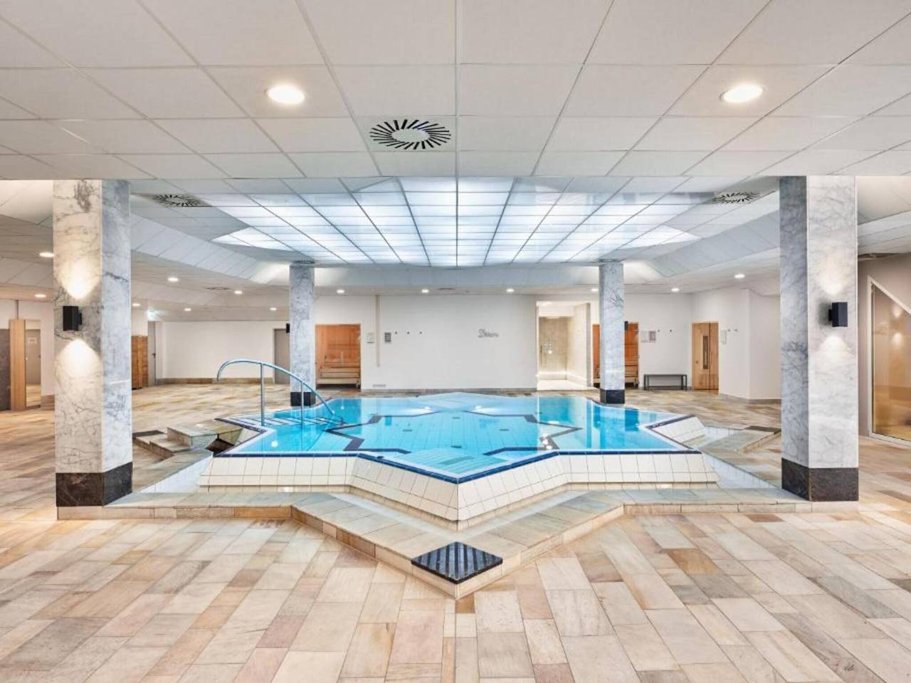 Ganze Wohnung, Sunday Hotel Wiesbaden Studio in Niedernhausen, Rheingau-Taunus-Kreis