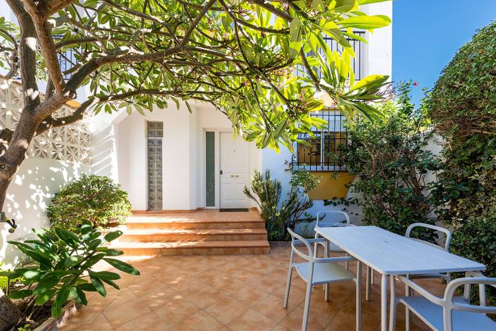 Family Holiday Home "La Rosa" with Pool, Air Conditioning, Terraces & Garden in Torremolinos, Costa del Sol