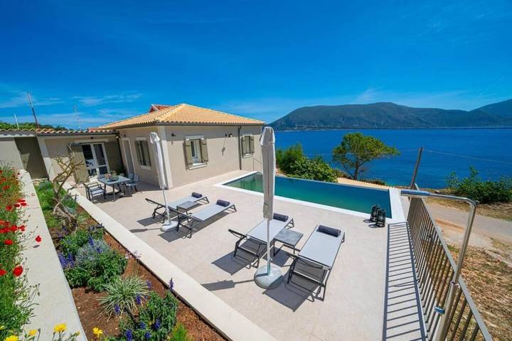 Villa für 4 Personen, mit Garten und Pool sowie Ausblick - 1