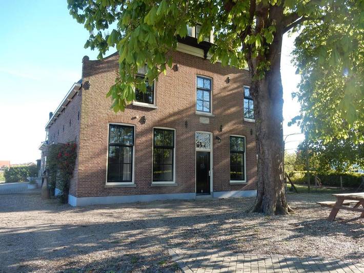 B&b voor 2 personen, with Terras and Tuin as well as Uitzicht in Goeree-Overflakkee