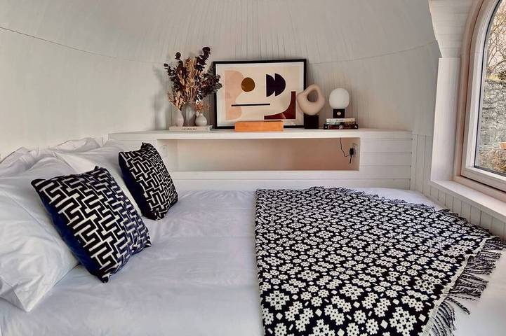 Eco-Cabin · Copper Bath & Sea Views · Anglesey in Anglesey